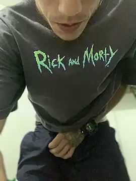 Snapshot of 27powercm chatting on February 3, 5:07 am 27powercm online show from February 3, 5:07 am