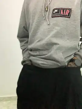 Snapshot of 27powercm chatting on February 21, 6:51 am 27powercm online show from February 21, 6:51 am