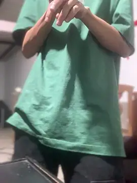 Snapshot of 27powercm chatting on February 24, 10:25 pm 27powercm online show from February 24, 10:25 pm