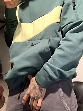 Snapshot of 27powercm chatting on November 28, 4:59 am 27powercm online show from November 28, 4:59 am