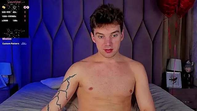 ArthurWhitee online show from February 9, 3:53 am