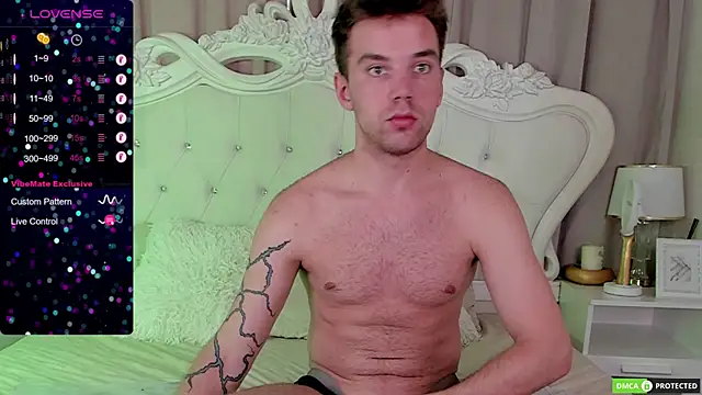 ArthurWhitee online show from September 9, 1:43 pm