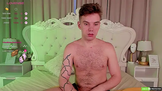 ArthurWhitee online show from November 7, 3:17 am