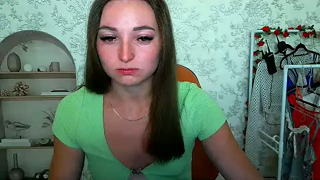  Barbie Kiss  online show from September 12, 5:40 am