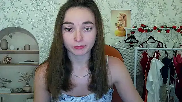  Barbie Kiss  online show from November 11, 3:45 pm