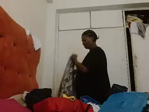 tinagiant online show from February 18, 7:43 am