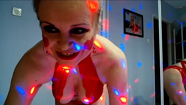 Snapshot of sexyjennyeu chatting on February 14, 8:26 pm sexyjennyeu online show from February 14, 8:26 pm