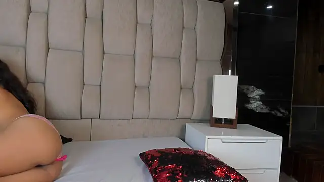 Hanna lens online show from January 29, 6:18 pm