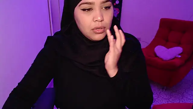 VenussTits97 online show from December 3, 5:00 pm