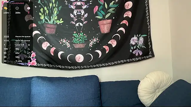 Snapshot of Aria_Fields chatting on November 4, 5:23 pm Aria Fields online show from November 4, 5:23 pm