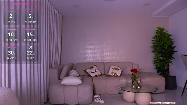 Snapshot of emily_huddson_ chatting on November 27, 12:35 am emily huddson online show from November 27, 12:35 am