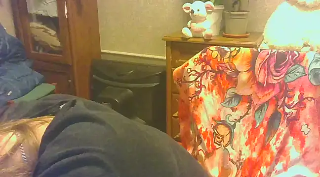 Manulyonok51 online show from February 24, 1:13 am