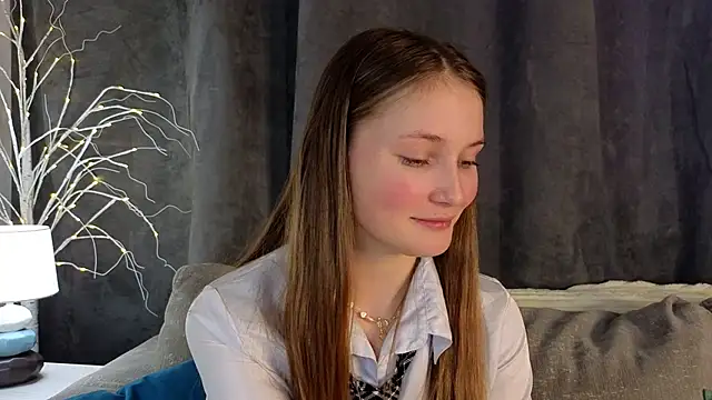 MonaEldon online show from December 11, 4:39 am