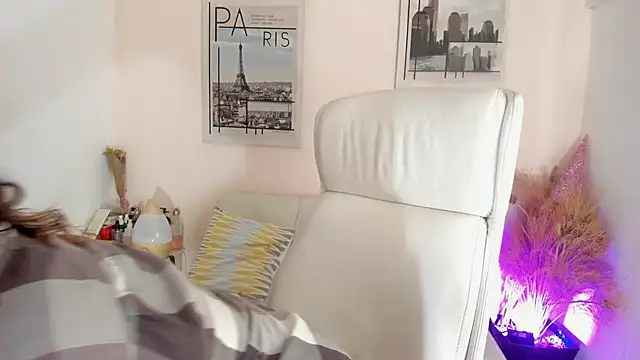 katy giil online show from March 15, 8:10 pm