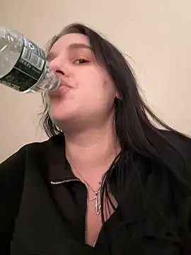 menaceswife online show from January 17, 4:15 pm