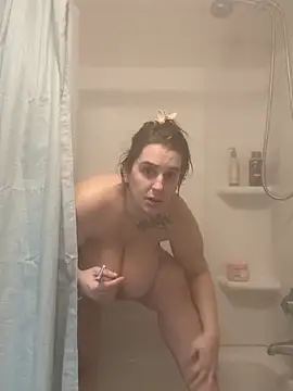 menaceswife online show from February 20, 5:40 pm