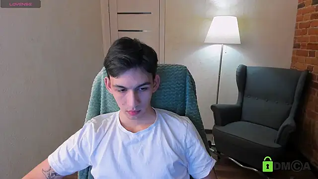 Snapshot of Ul_Tima chatting on December 1, 8:42 pm Ul Tima online show from December 1, 8:42 pm