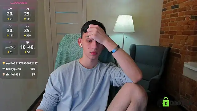 Snapshot of Ul_Tima chatting on December 18, 2:53 am Ul Tima online show from December 18, 2:53 am