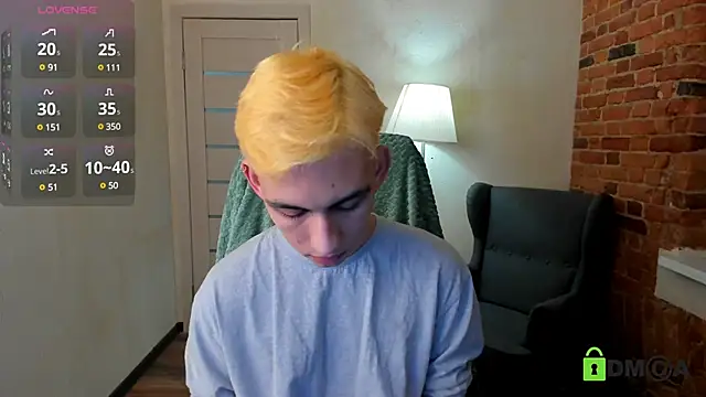 Snapshot of Ul_Tima chatting on December 24, 8:05 pm Ul Tima online show from December 24, 8:05 pm