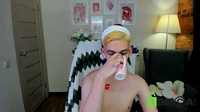 Snapshot of Ul_Tima chatting on December 28, 12:36 am Ul Tima online show from December 28, 12:36 am