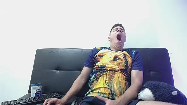 Snapshot of Brian_cx chatting on December 12, 7:37 pm Brian cx online show from December 12, 7:37 pm