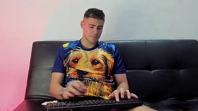 Snapshot of Brian_cx chatting on December 31, 6:24 pm Brian cx online show from December 31, 6:24 pm