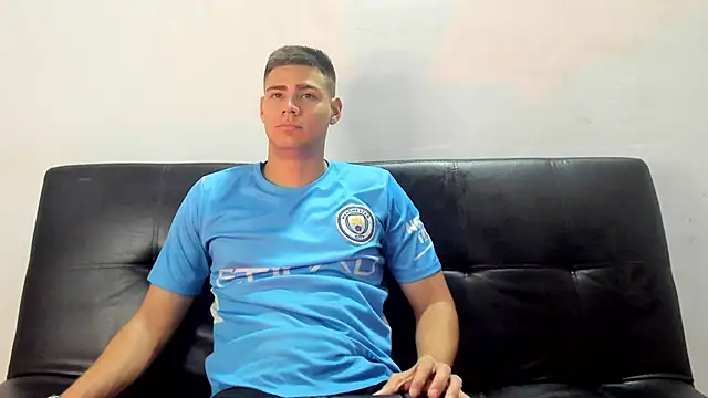 Snapshot of Brian_cx chatting on January 7, 9:46 pm Brian cx online show from January 7, 9:46 pm