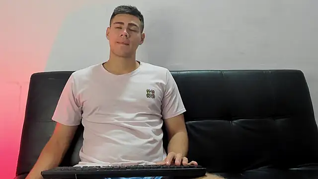 Snapshot of Brian_cx chatting on January 18, 3:59 pm Brian cx online show from January 18, 3:59 pm