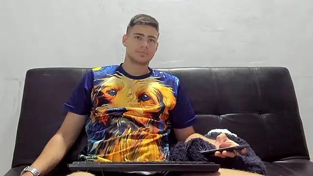 Snapshot of Brian_cx chatting on February 1, 2:26 am Brian cx online show from February 1, 2:26 am