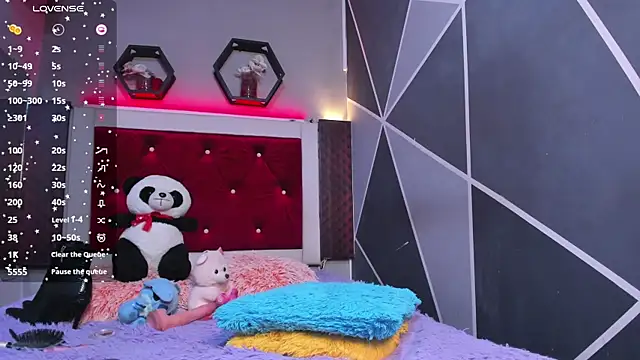 Snapshot of Ariadna_Evangeline chatting on December 6, 6:15 am Ariadna Evangeline online show from December 6, 6:15 am