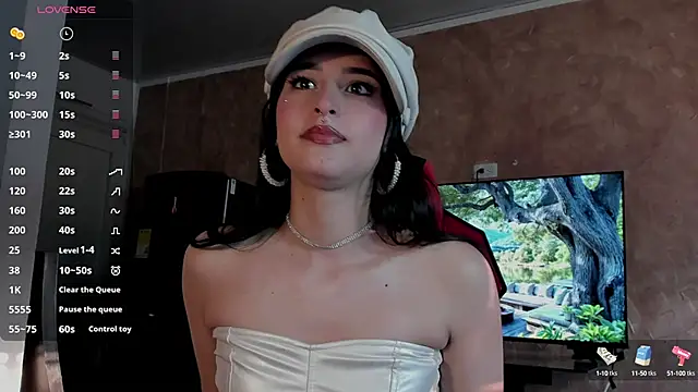 Snapshot of Charlotte_greys chatting on February 26, 10:31 pm Charlotte greys online show from February 26, 10:31 pm