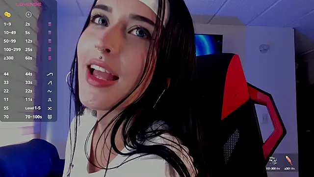 Snapshot of Charlotte_greys chatting on September 18, 8:22 pm Charlotte greys online show from September 18, 8:22 pm