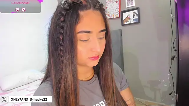 Snapshot of curvy_jhacky chatting on January 25, 4:45 am curvy jhacky online show from January 25, 4:45 am