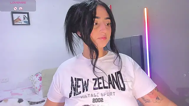 Snapshot of curvy_jhacky chatting on September 12, 1:28 am curvy jhacky online show from September 12, 1:28 am