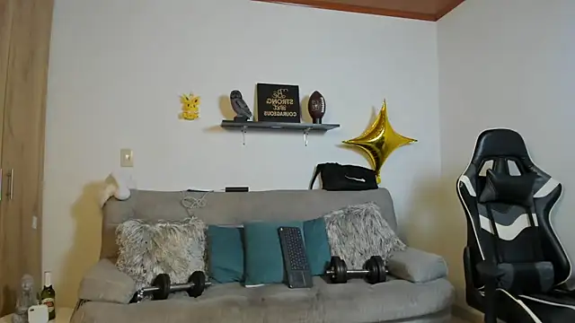 julian wallace online show from December 15, 6:01 pm