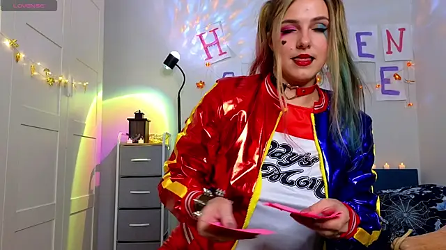 Snapshot of sophia_euphoriaa chatting on October 31, 8:04 am sophia euphoriaa online show from October 31, 8:04 am