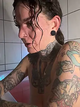 BrownieyQueen online show from December 3, 7:23 pm