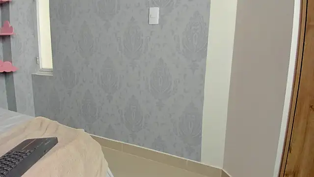 Snapshot of MaddyCute4u chatting on February 21, 2:38 pm MaddyCute4u online show from February 21, 2:38 pm