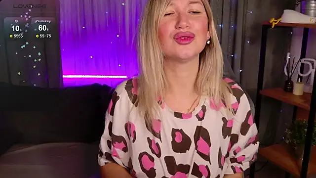 MilaBott online show from December 1, 8:03 pm