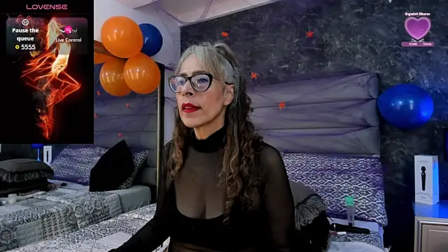 Bella Evans  online show from October 29, 6:53 pm