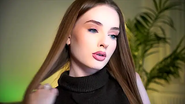 Snapshot of petitegonwiild chatting on October 27, 8:13 pm petitegonwiild online show from October 27, 8:13 pm