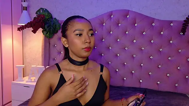 Snapshot of GabrielaLugo chatting on November 20, 2:50 pm GabrielaLugo online show from November 20, 2:50 pm