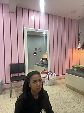 Snapshot of GabrielaLugo chatting on November 24, 11:43 am GabrielaLugo online show from November 24, 11:43 am