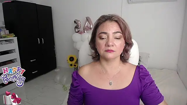 Chiraz hasnaa online show from January 17, 10:23 pm