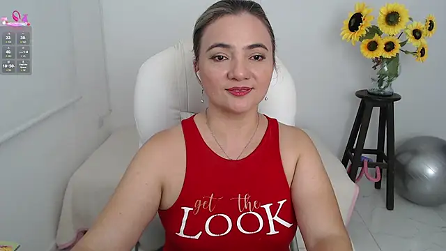 Snapshot of Chiraz_hasnaa chatting on September 11, 12:44 am Chiraz hasnaa online show from September 11, 12:44 am