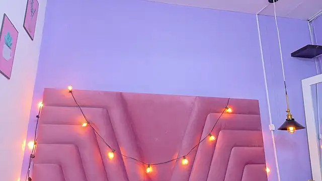 Beautifulskinny18 online show from November 18, 7:51 pm