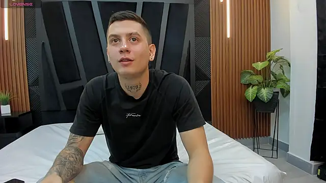 Snapshot of Yeiko_Romero_ chatting on March 6, 5:22 pm Yeiko Romero online show from March 6, 5:22 pm