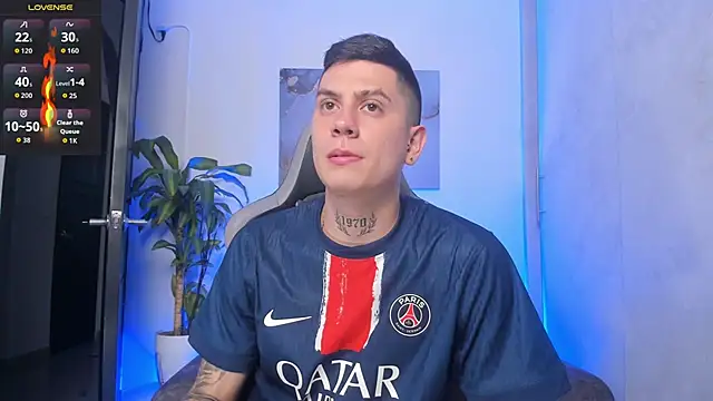 Snapshot of Yeiko_Romero_ chatting on October 16, 5:47 pm Yeiko Romero online show from October 16, 5:47 pm