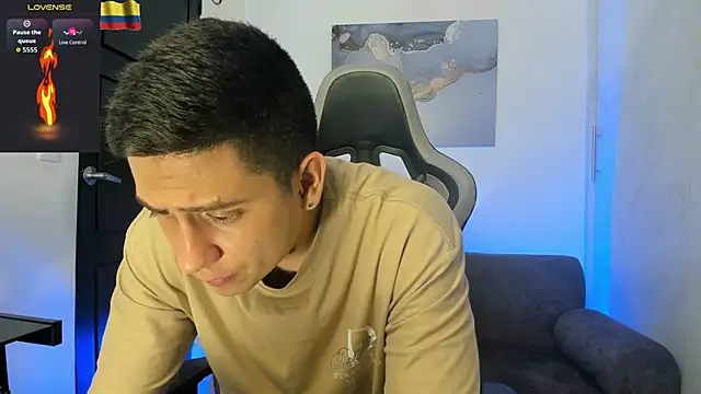 Snapshot of Yeiko_Romero_ chatting on November 8, 8:51 pm Yeiko Romero online show from November 8, 8:51 pm