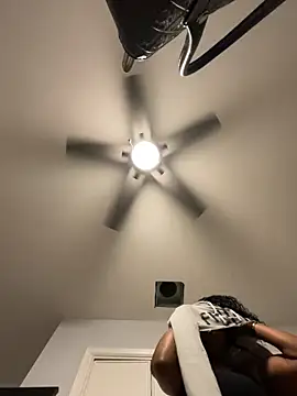 Snapshot of wynterheat chatting on February 23, 6:28 am wynterheat online show from February 23, 6:28 am